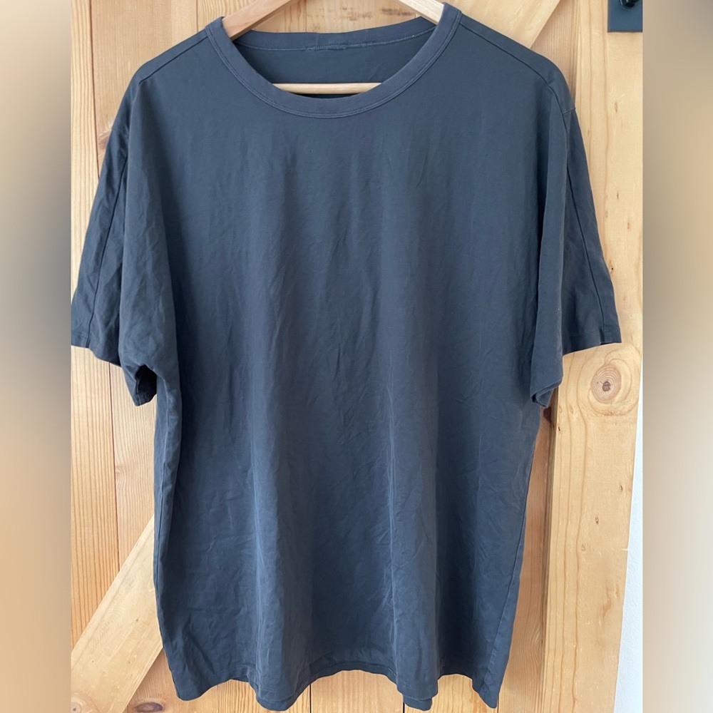 Lululemon t shirt